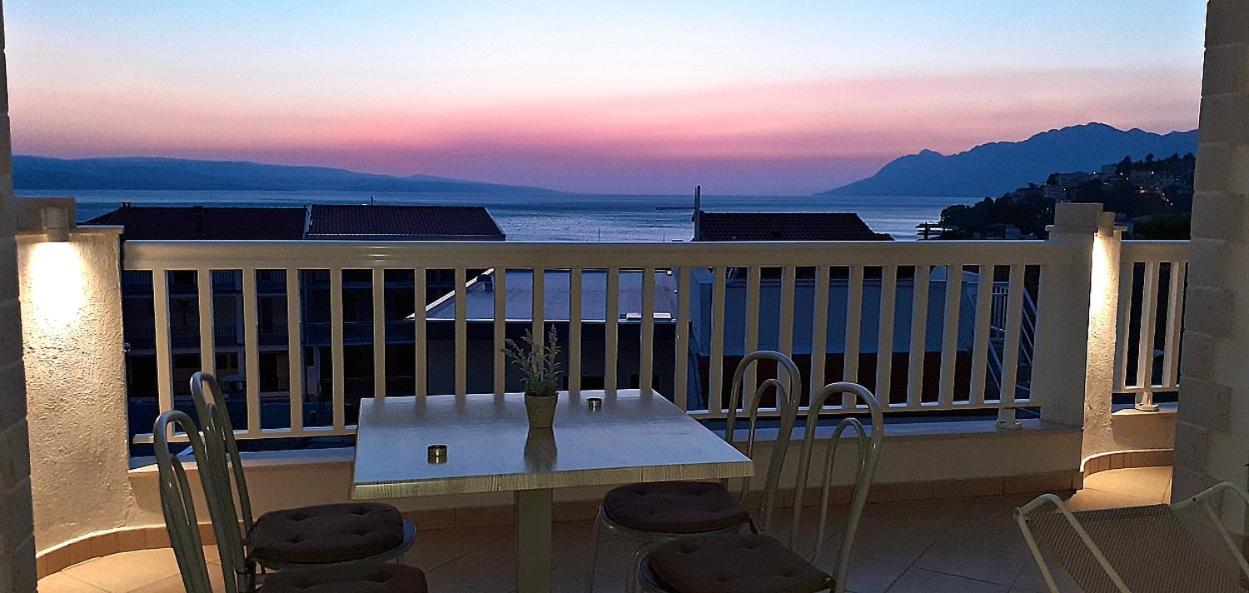 Apartments Villa Bonaca Baška Voda Rum bild