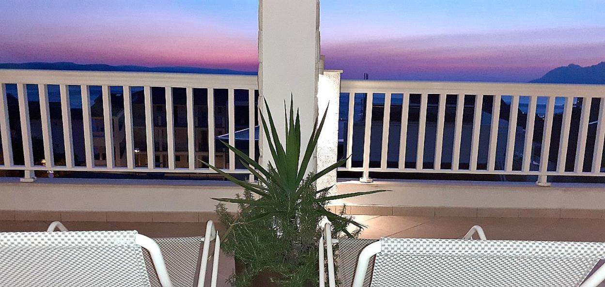 Apartments Villa Bonaca Baška Voda Rum bild