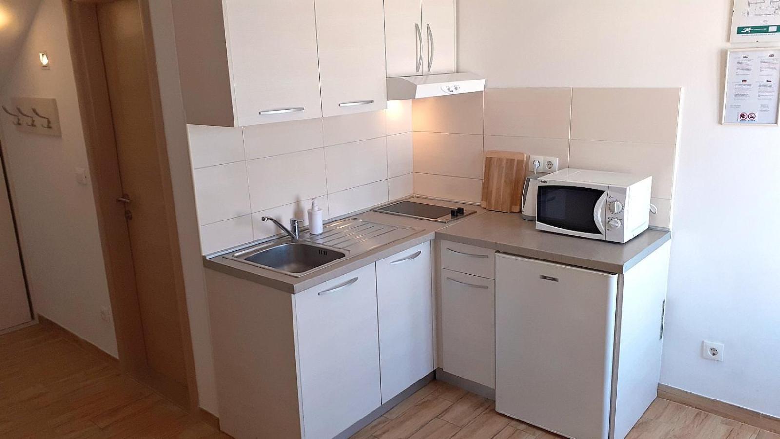 Apartments Villa Bonaca Baška Voda Rum bild