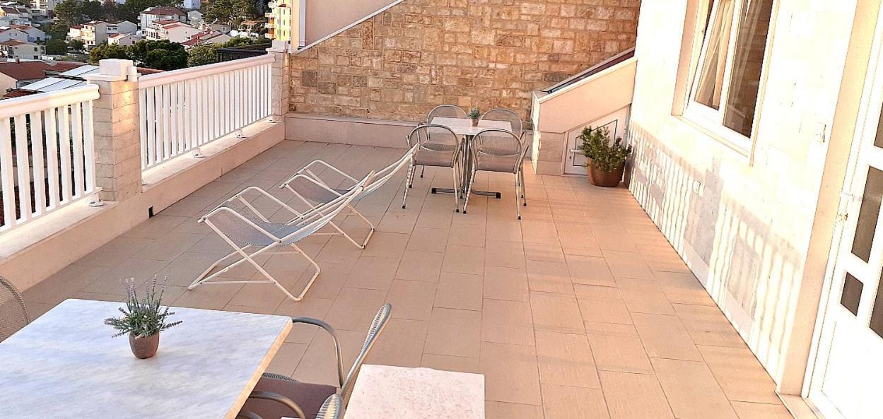 Apartments Villa Bonaca Baška Voda Exteriör bild